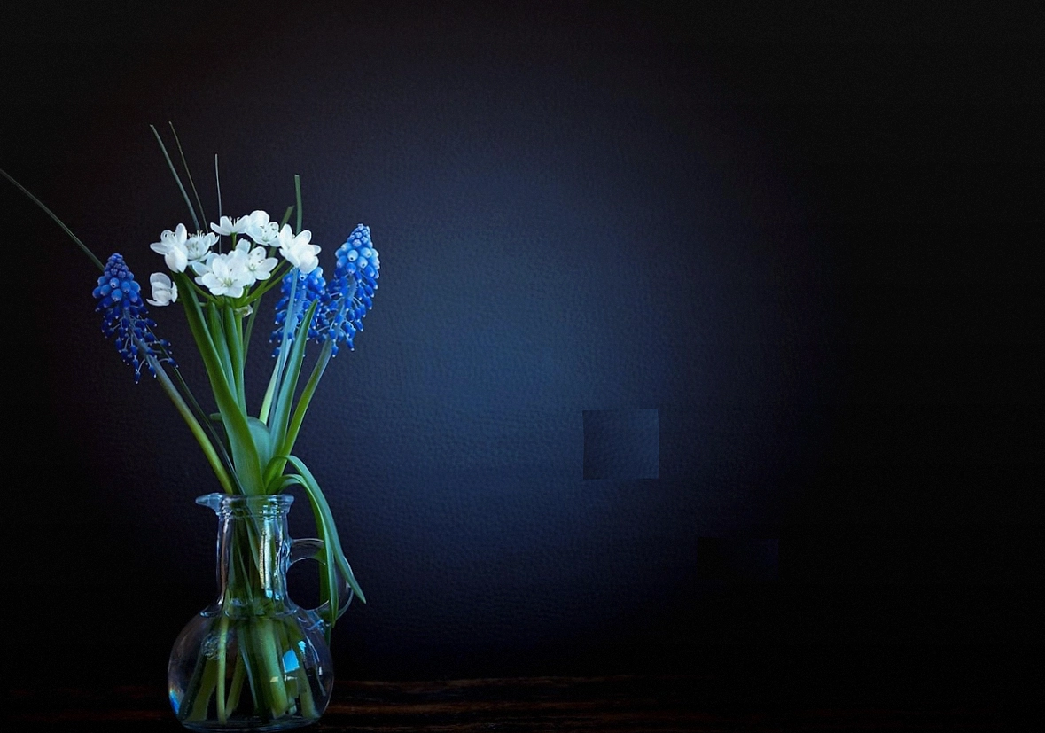 Weekly office reception arrangement